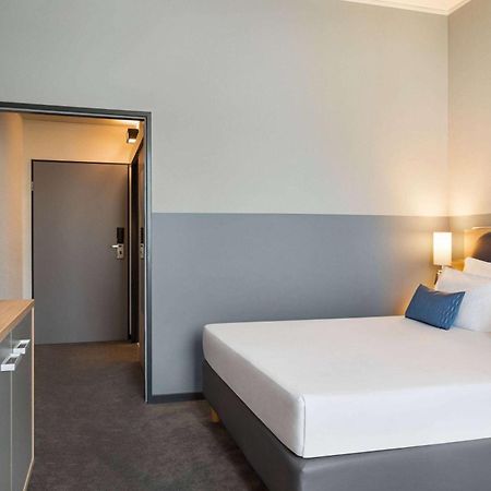 Vienna House Easy By Wyndham Frankfurt Airport Hotel Kelsterbach Bagian luar foto