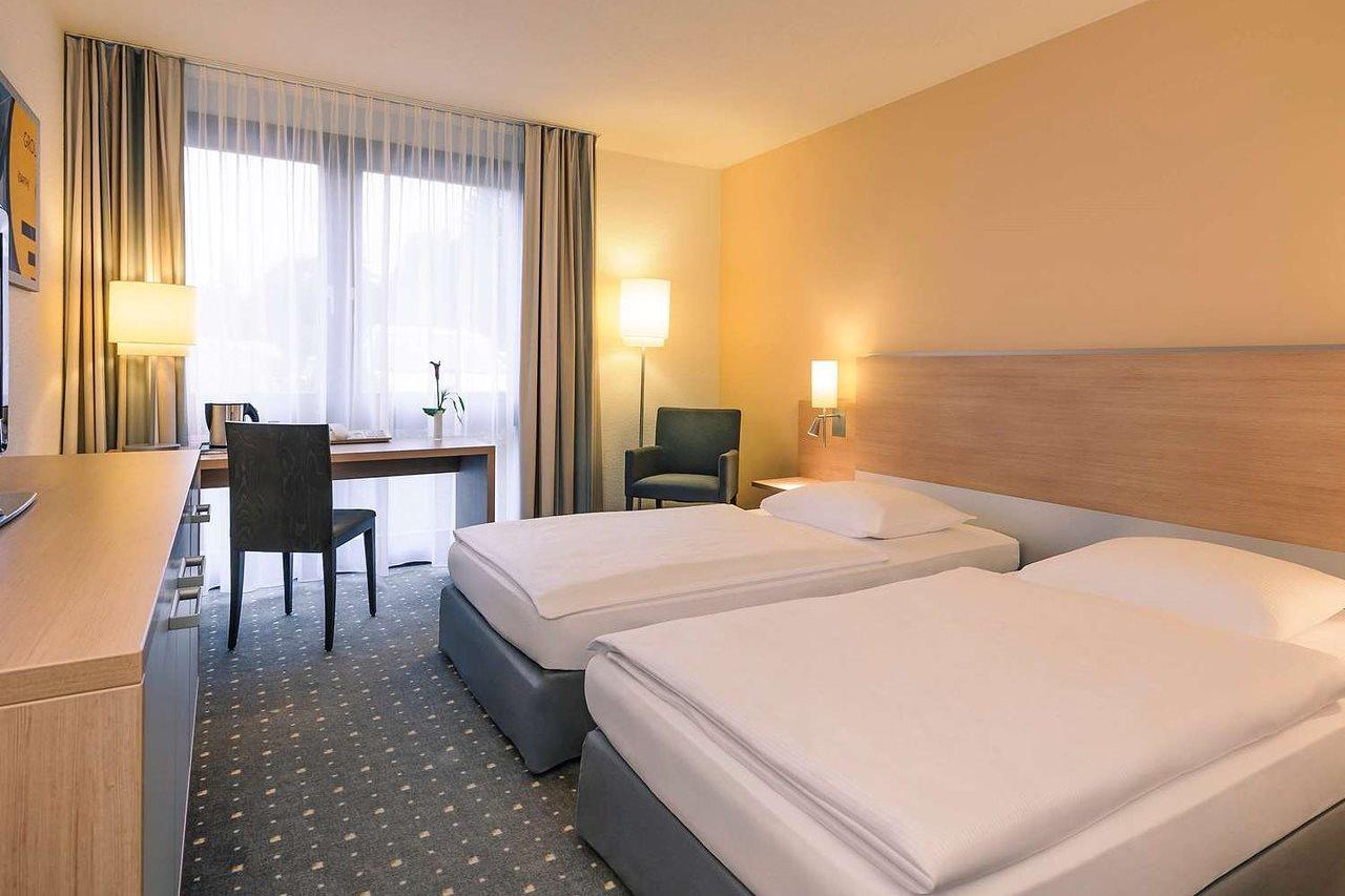 Vienna House Easy By Wyndham Frankfurt Airport Hotel Kelsterbach Bagian luar foto