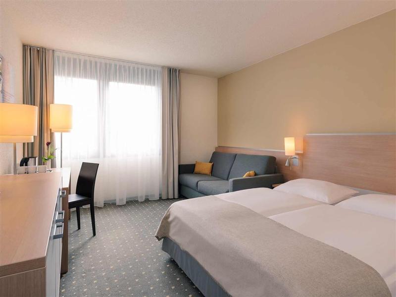 Vienna House Easy By Wyndham Frankfurt Airport Hotel Kelsterbach Bagian luar foto