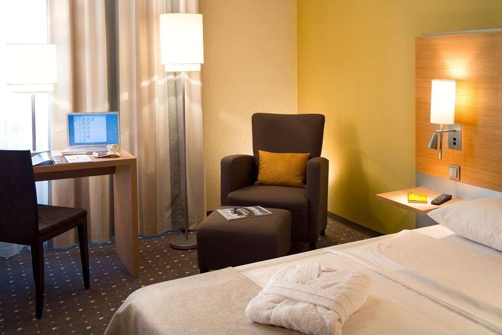 Vienna House Easy By Wyndham Frankfurt Airport Hotel Kelsterbach Ruang foto