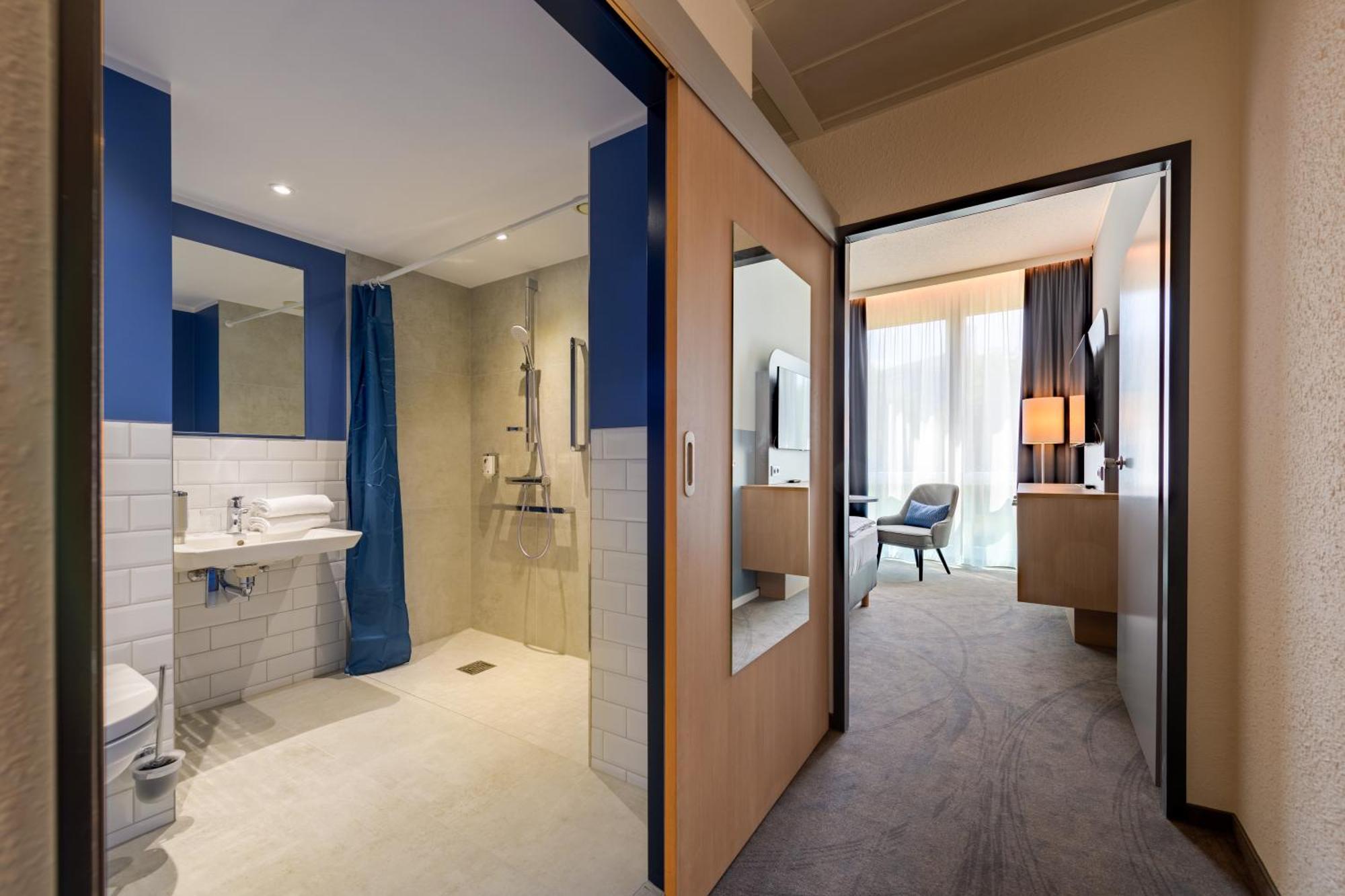 Vienna House Easy By Wyndham Frankfurt Airport Hotel Kelsterbach Bagian luar foto