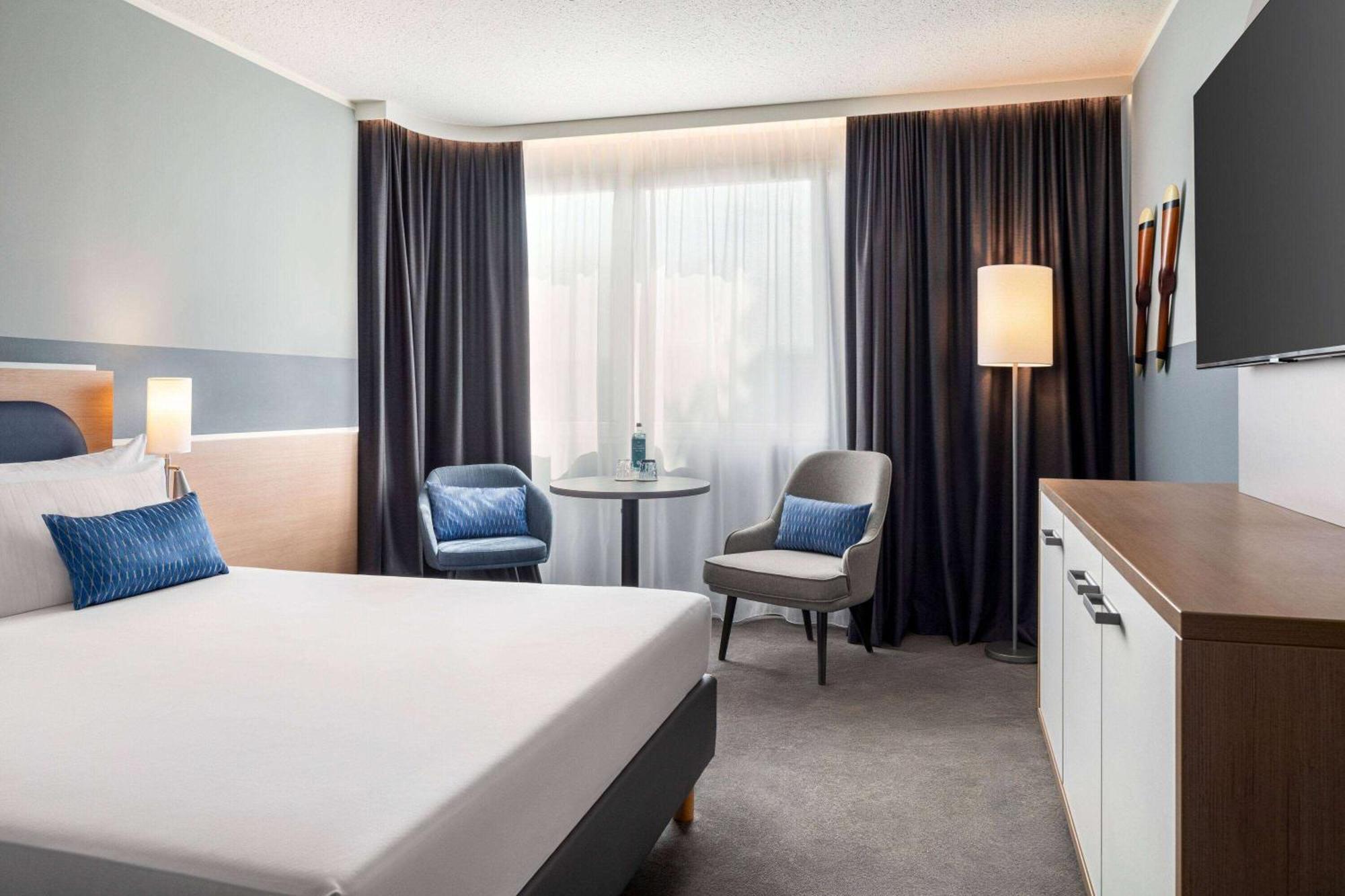 Vienna House Easy By Wyndham Frankfurt Airport Hotel Kelsterbach Bagian luar foto