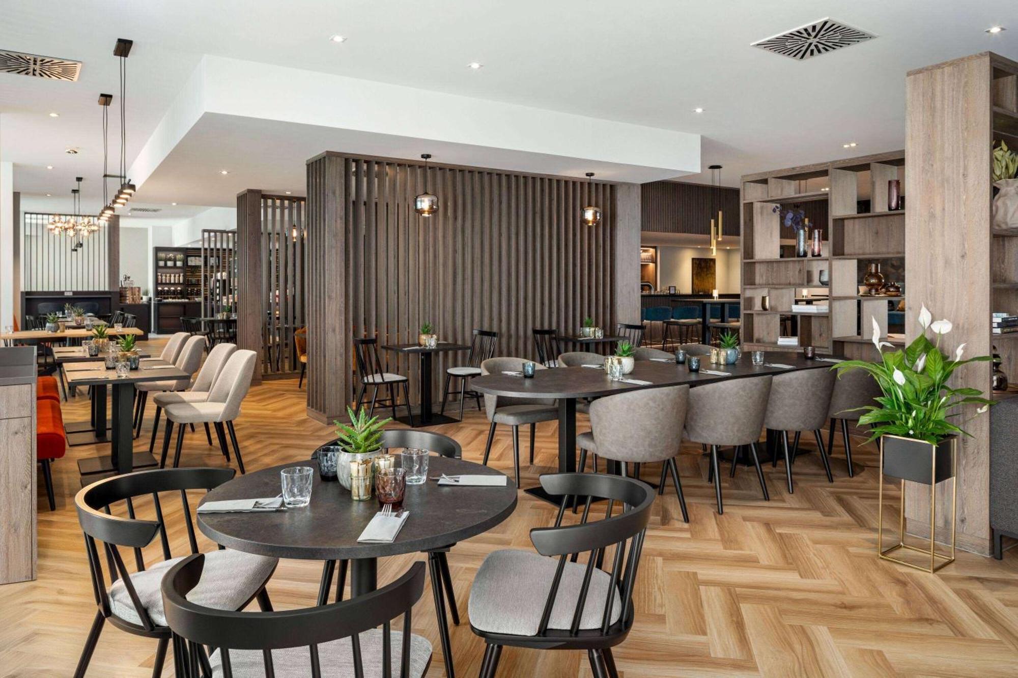 Vienna House Easy By Wyndham Frankfurt Airport Hotel Kelsterbach Bagian luar foto