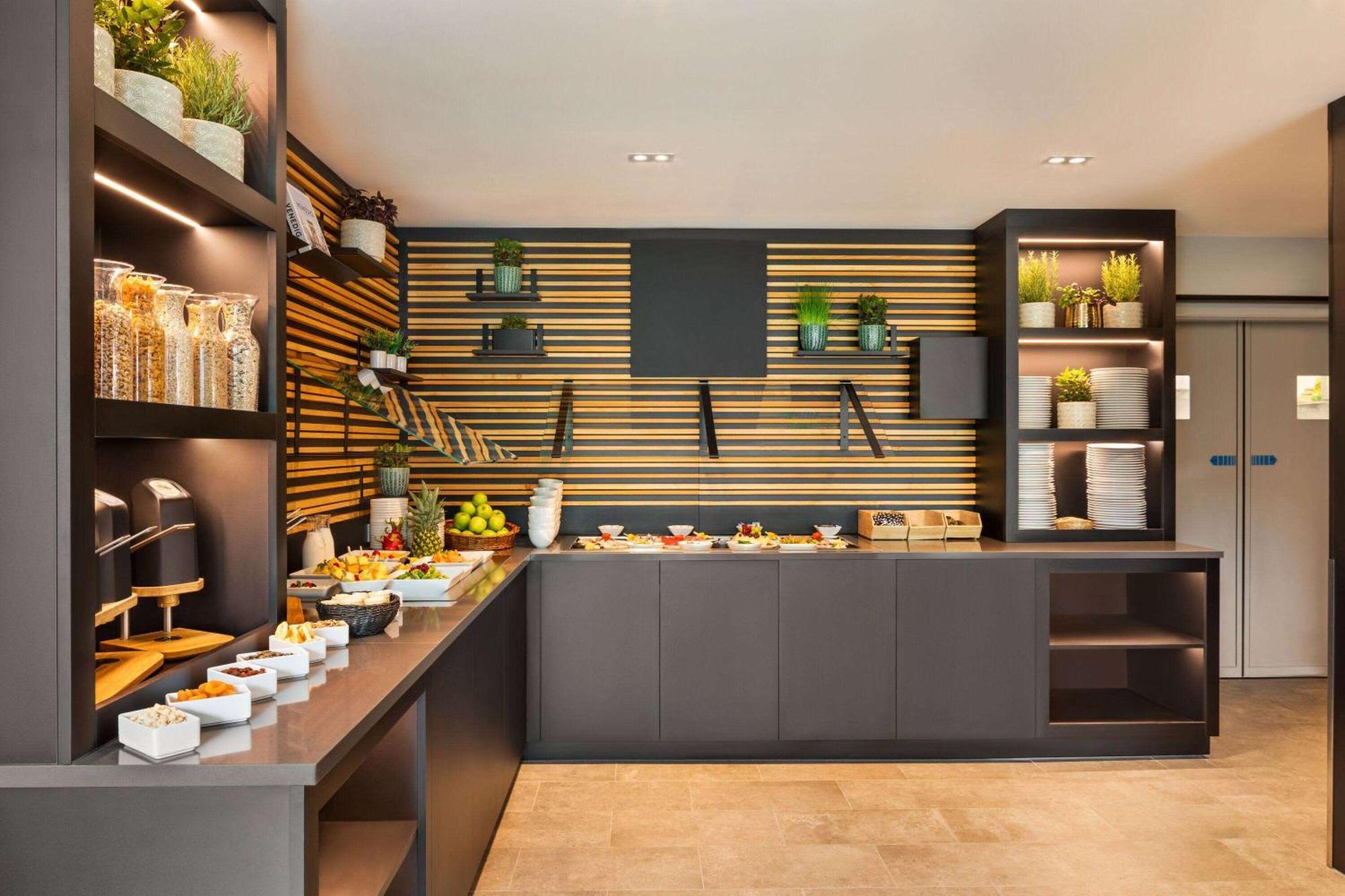 Vienna House Easy By Wyndham Frankfurt Airport Hotel Kelsterbach Bagian luar foto