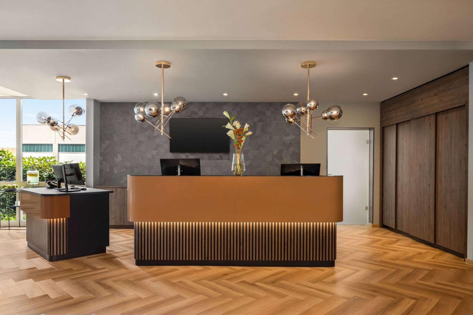 Vienna House Easy By Wyndham Frankfurt Airport Hotel Kelsterbach Bagian luar foto