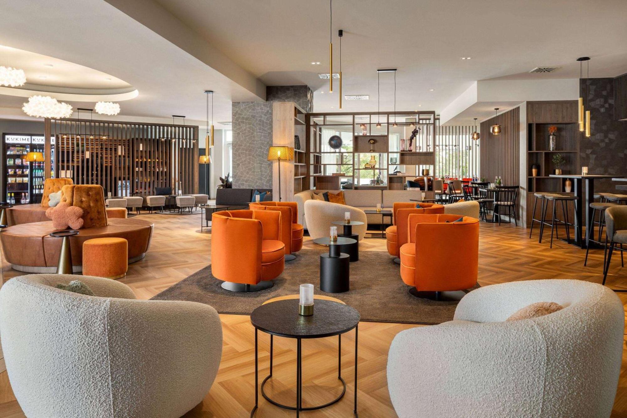 Vienna House Easy By Wyndham Frankfurt Airport Hotel Kelsterbach Bagian luar foto